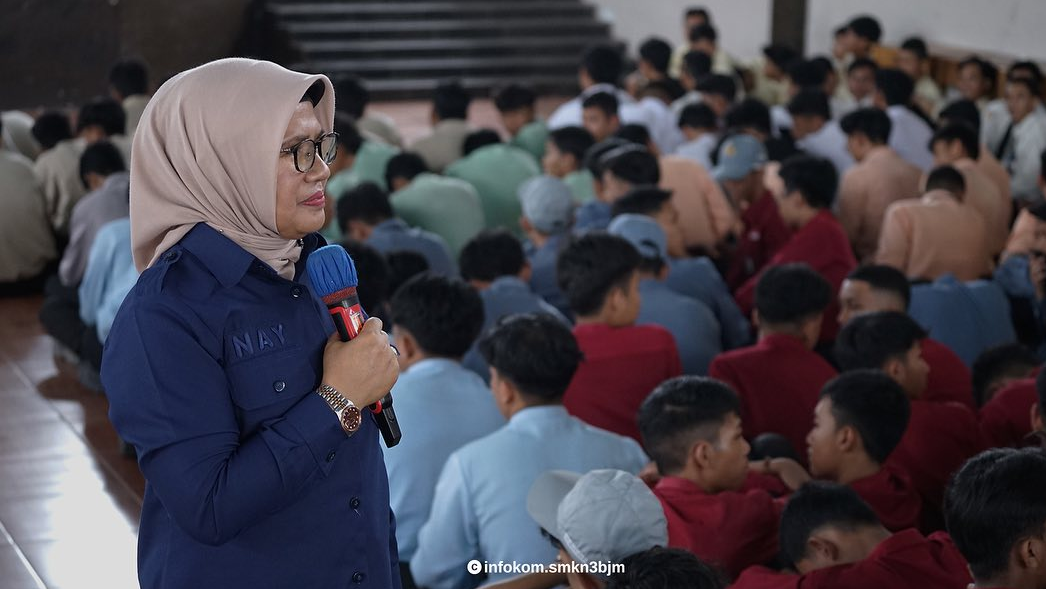 Sosialisasi Pemilih pemula oleh KPU Banjarmasin di SMK Negeri 3 Banjarmasin
